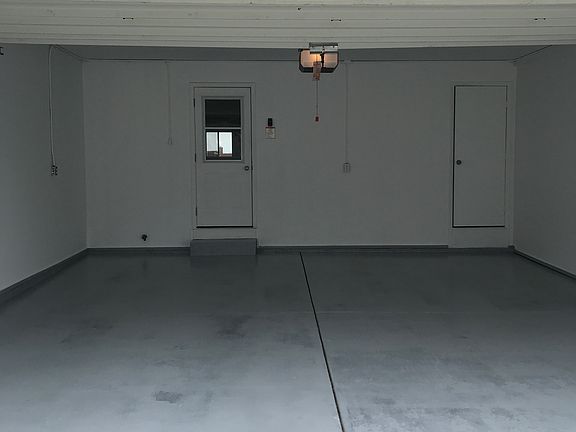 2 car garage 