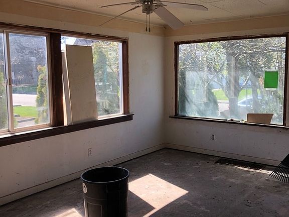 5th image of 2509 Lombard Ave