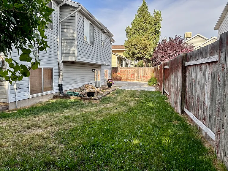 814 W Sweet Meadow Ln — Photo 24