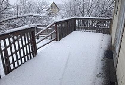 Nice deck, fenced backyard