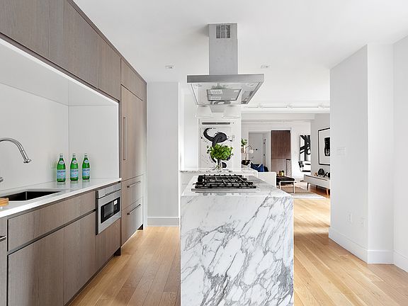 2nd image of 538 Washington Ave APT 1B