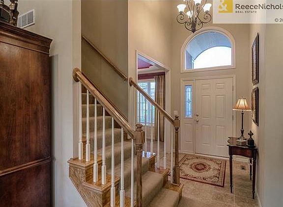 3rd image of 157 NE Misty Meadow Cir