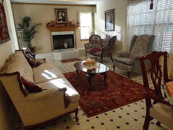 Living/dining room