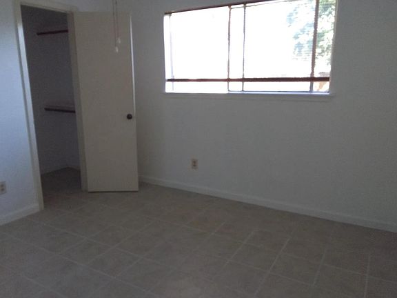 5th image of 2818 Meadowcreek Dr