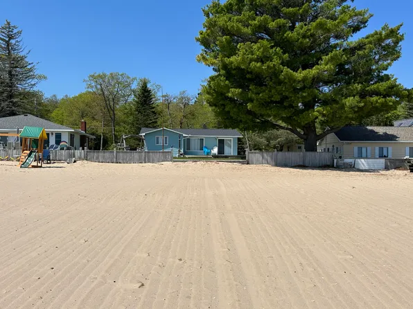 7724 N Us Highway 23, Oscoda, MI 48750