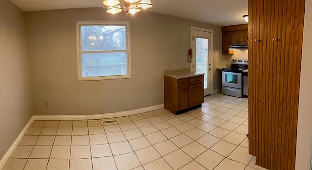 1355 Linden Creek Dr — Photo 5
