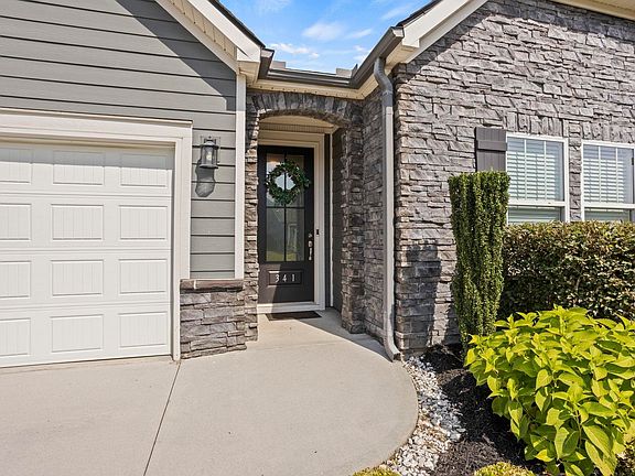 4th image of 341 Blue Danube Dr