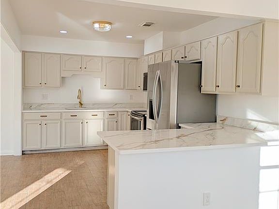 3rd image of 3101 Bacchus Dr
