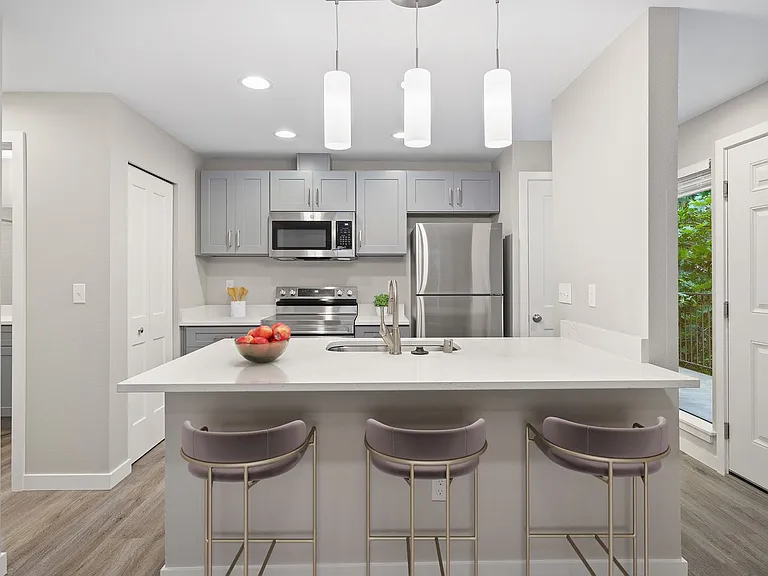 Bellevue One Condo Apartments — Photo 12