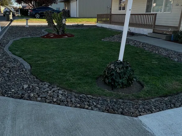 1002 Bloom Ave, Grandview, WA 98930