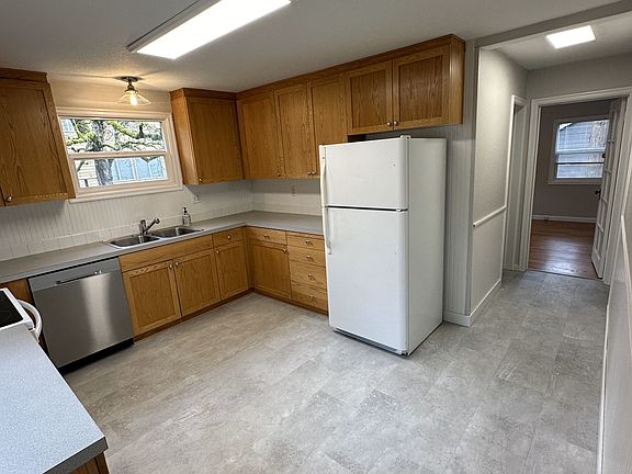Kitchen to Hallway
