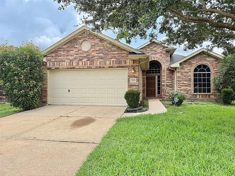 7323 Boerne Creek Dr — Photo 1