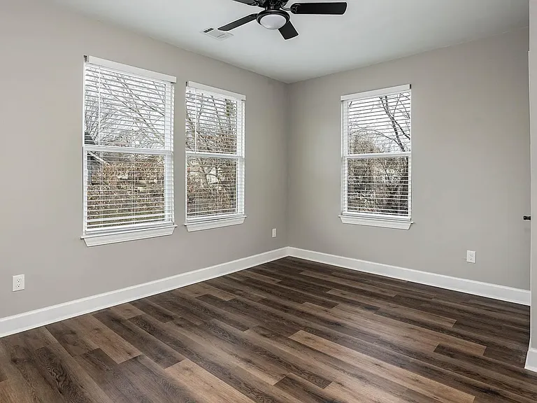 1105 W 24th St — Photo 17