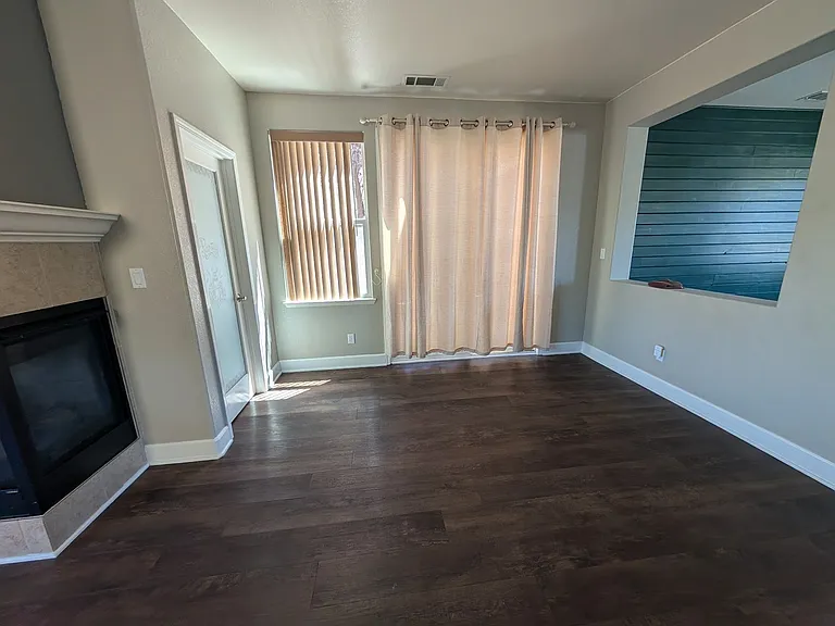208 Yellow Rose Cir — Photo 5
