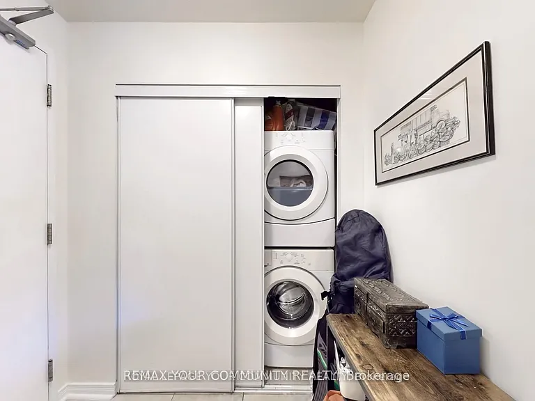 455 Rosewell Ave #101 — Photo 11