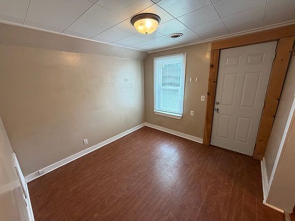 5th image of 213 E High St