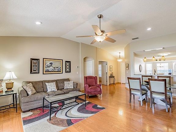 5th image of 2315 Emerald Lake Dr