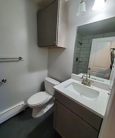 1009 E Grove St #1 — Photo 3