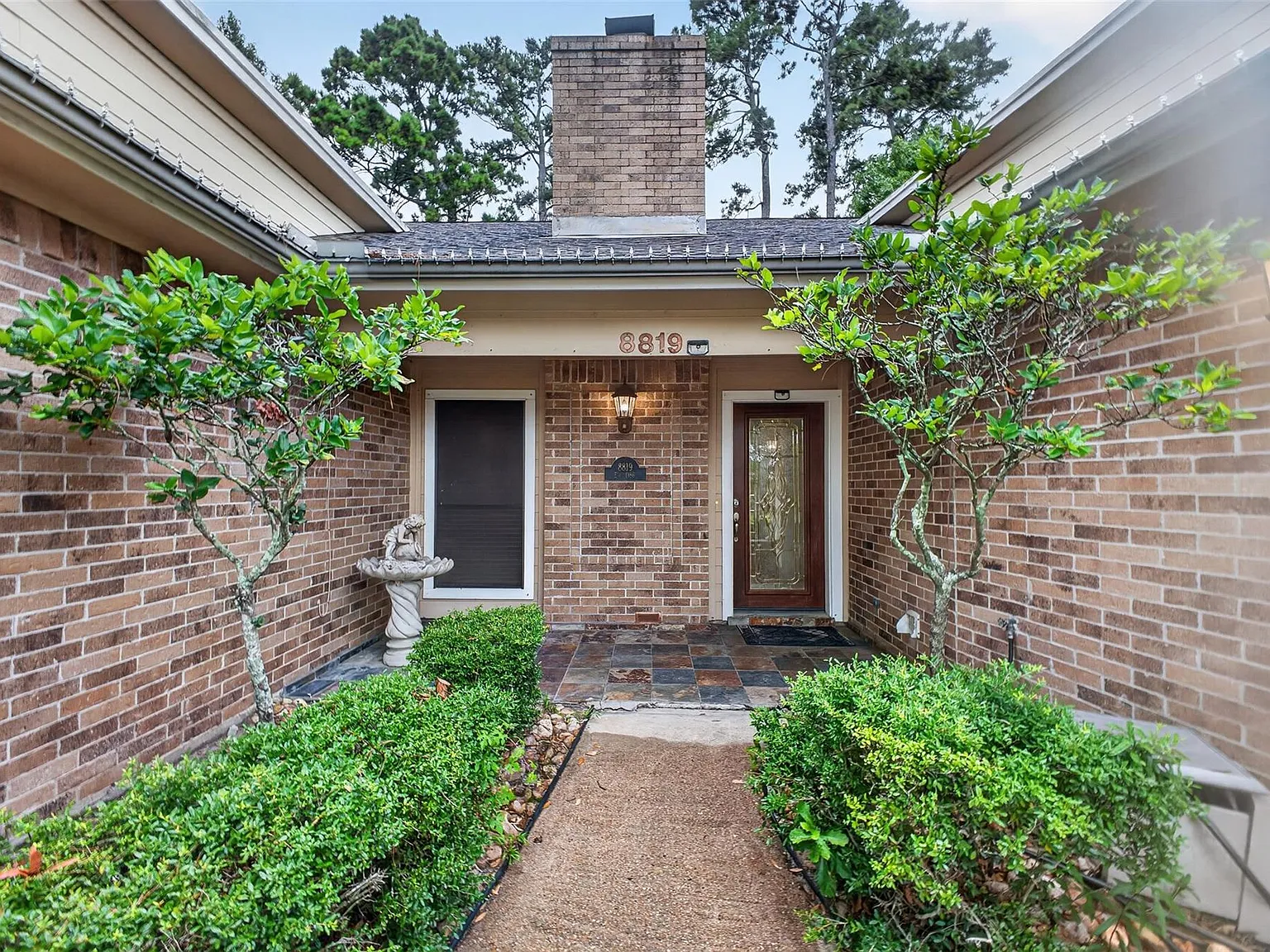 3 bed, 2.0 bath, 1546 sqft, $2,200 — Photo 2