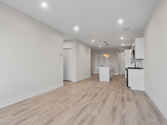 5th image of 8801 Kennedy Blvd #504