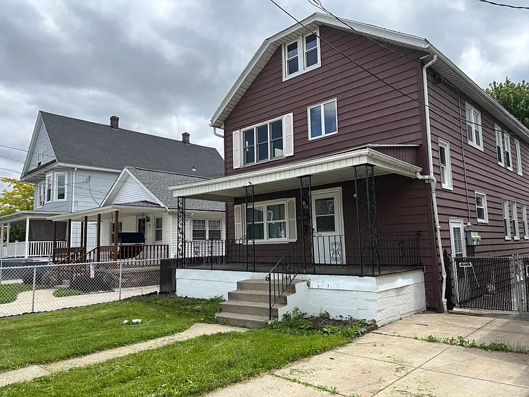 39 Kimmel Ave #1 — Photo 1
