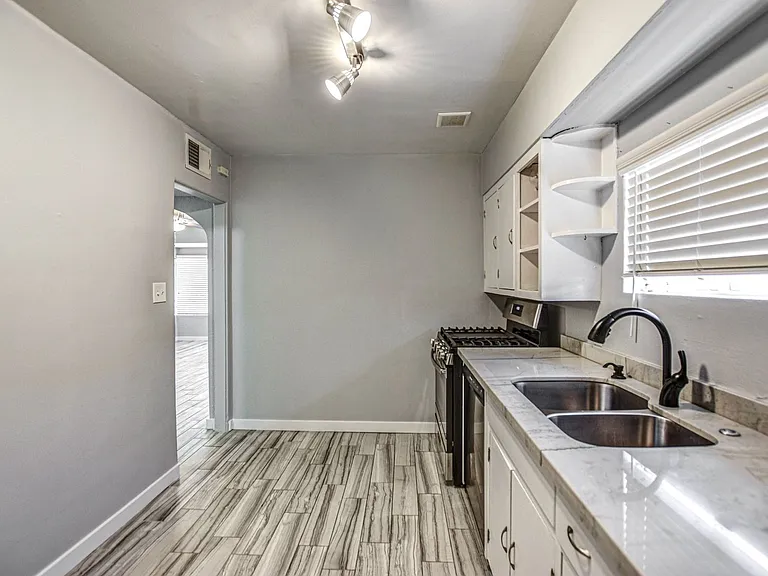 Vintage Ranch Home — Photo 8