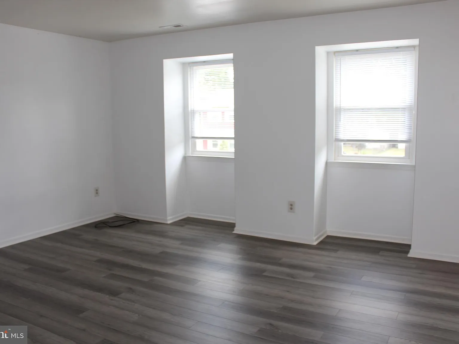 2 bed, 900 sqft, $1,700 — Photo 3