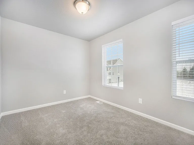 854 Winchester St — Photo 17