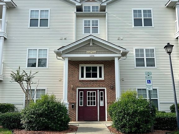 3rd image of 11254 Hyde Pointe Ct