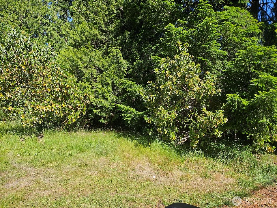 2nd image of 15140 Labrador Lane SW