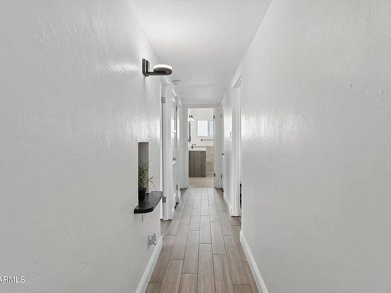 926 W Moreland St — Photo 14