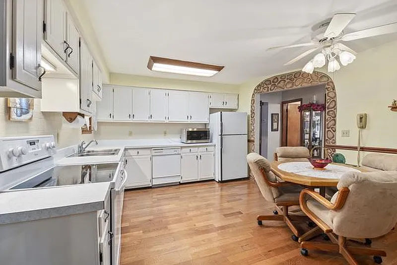Thumbnail 10