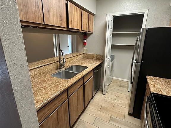 4th image of 766 Memorial Mews St #4