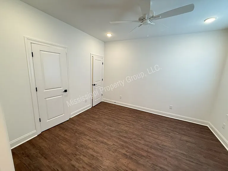 616 Cottage Grove Cir — Photo 19