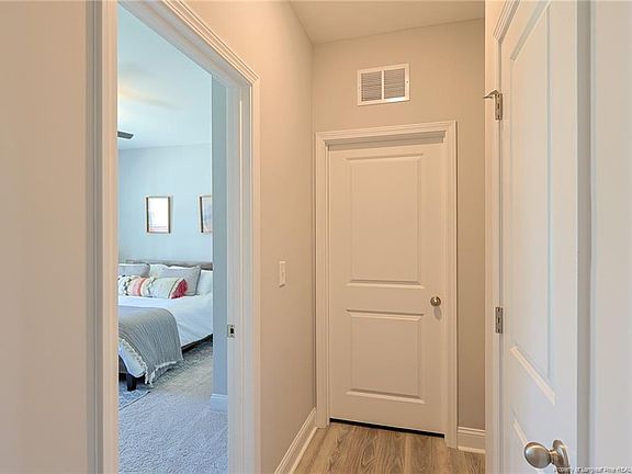 5th image of 137 Wright Woods Ln