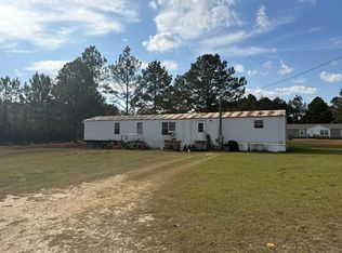 106 Huckleberry Rd, Fitzgerald, GA 31750