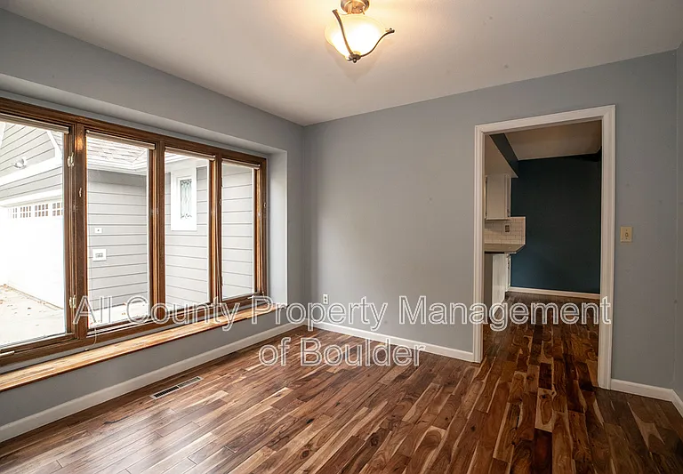 470 W Sutton Cir — Photo 11