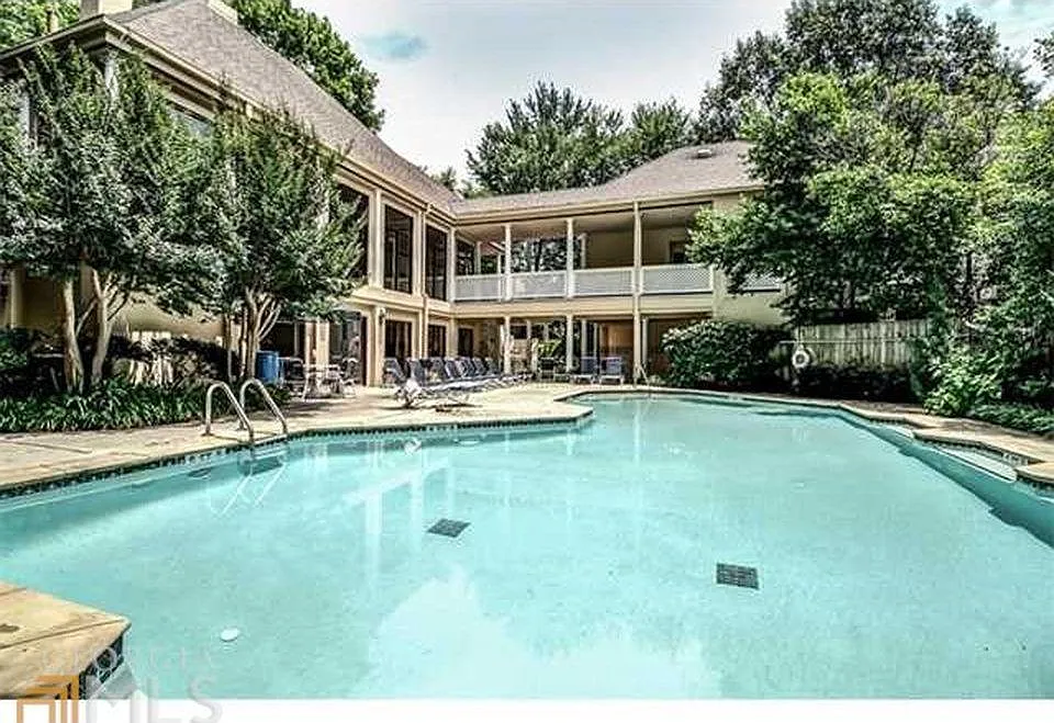 1 bed, 680 sqft, $1,750 — Photo 2
