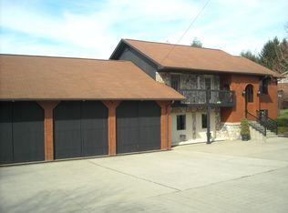 206 Brierwood Ln, Beaver, WV 25813