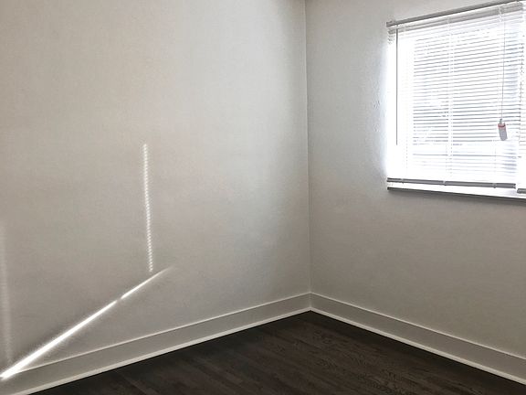 5th image of 3200 Greenwood Blvd APT B