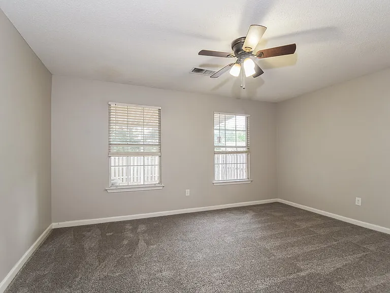 7189 Atterbury Cir W — Photo 10