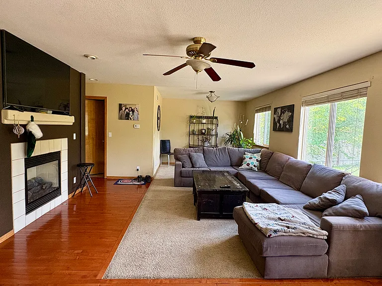 2551 E 110th Ave — Photo 14