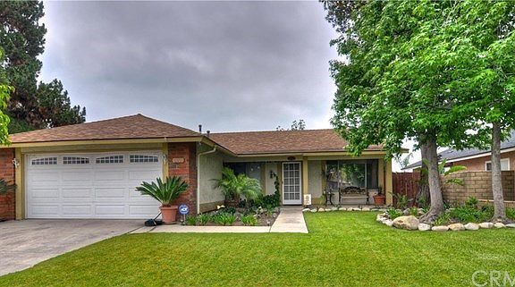 3rd image of 2038 E Olive Ct