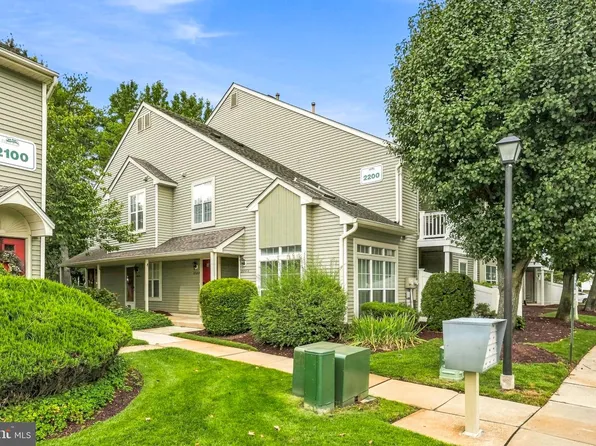 2202B Yarmouth Ln, Mount Laurel, NJ 08054