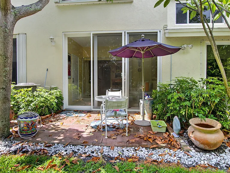 1041 Kokomo Key Ln — Photo 33
