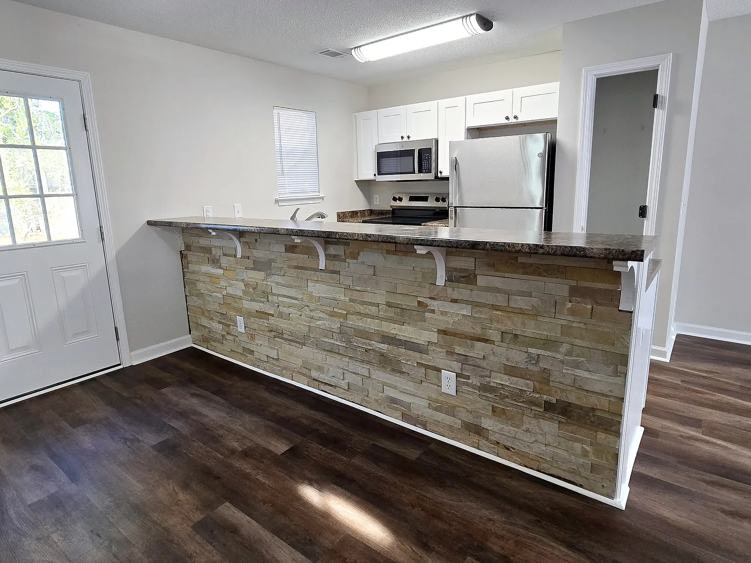 3065 Rushing St — Photo 2