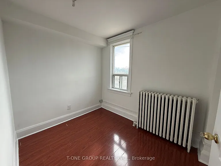 418 Royal York Rd #2 — Photo 16
