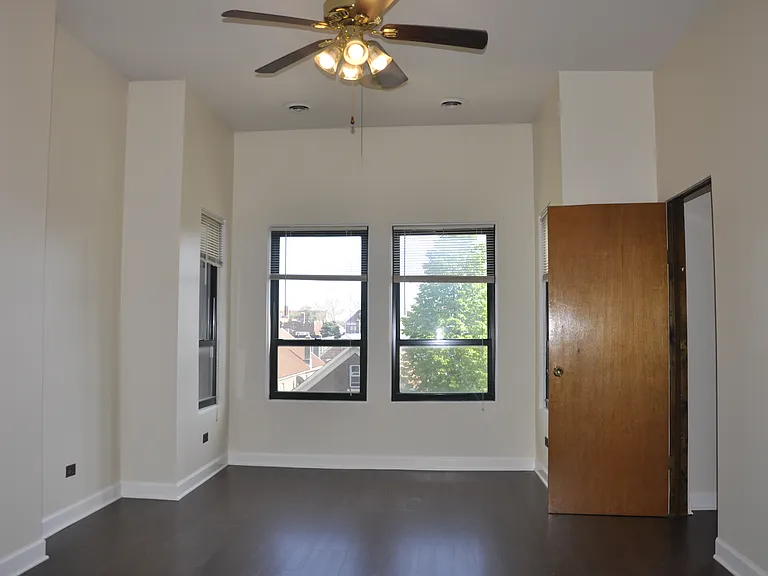 2326 W 24th St — Photo 2