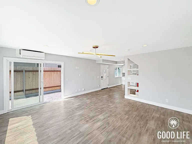 3042 40th St — Photo 8