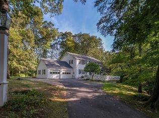 16 Rockledge Dr, Avon, CT 06001